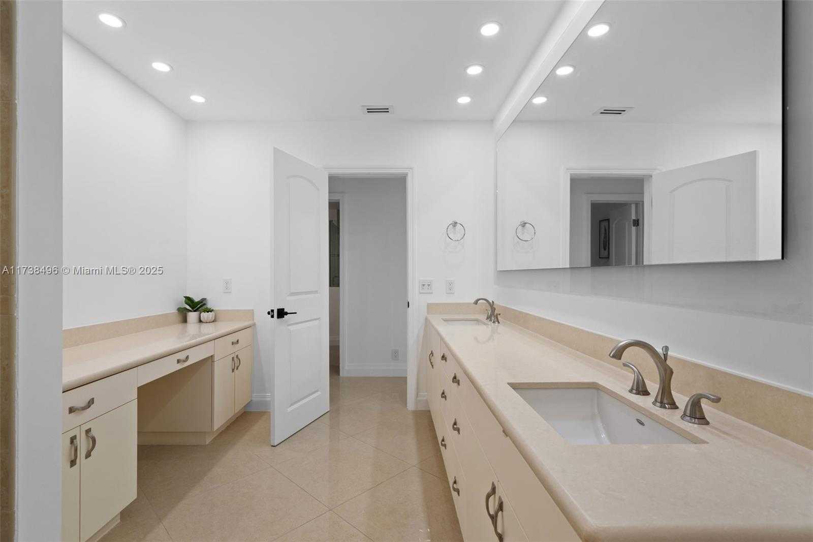 Small Image of 1144 ADAMS ST, Hollywood Number 37