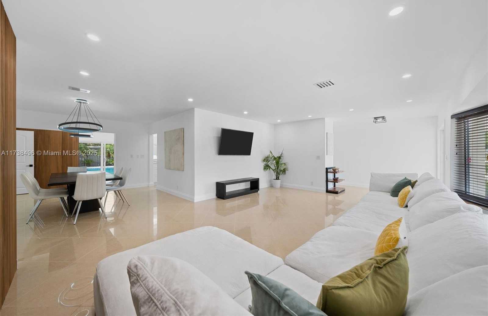 Small Image of 1144 ADAMS ST, Hollywood Number 4