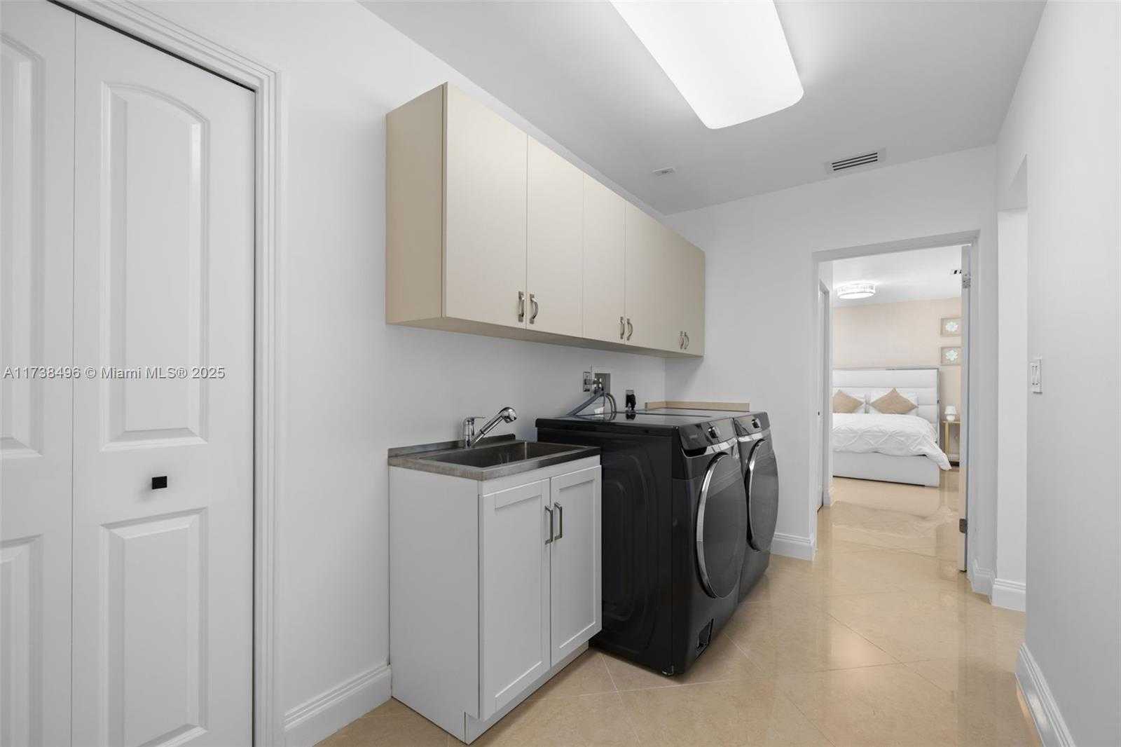 Small Image of 1144 ADAMS ST, Hollywood Number 40
