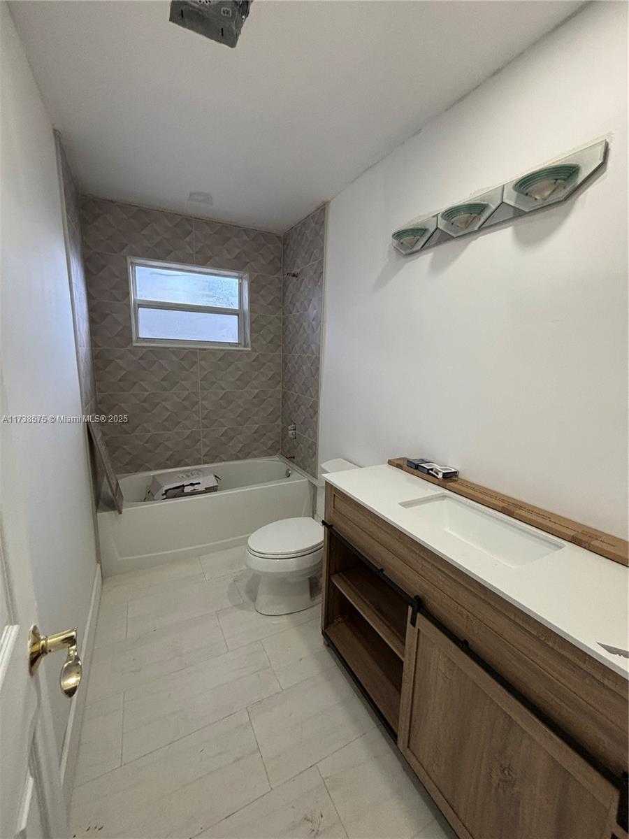 Small Image of 861 NORTH BEL AIR DR, Plantation Number 3