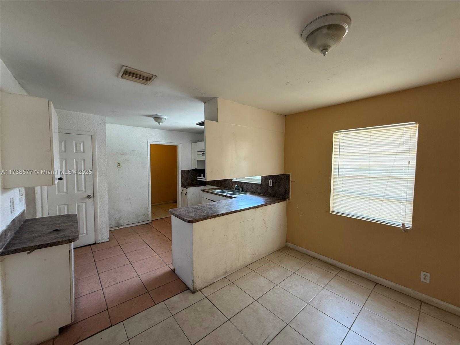 Small Image of 800 NORTH WEST 6TH AVE, Pompano Beach Number 14