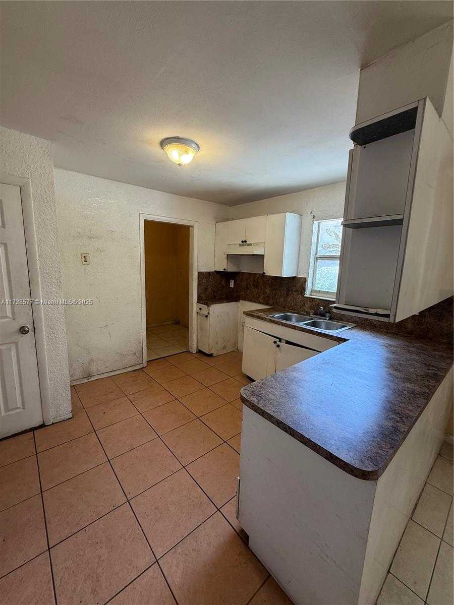 Small Image of 800 NORTH WEST 6TH AVE, Pompano Beach Number 16