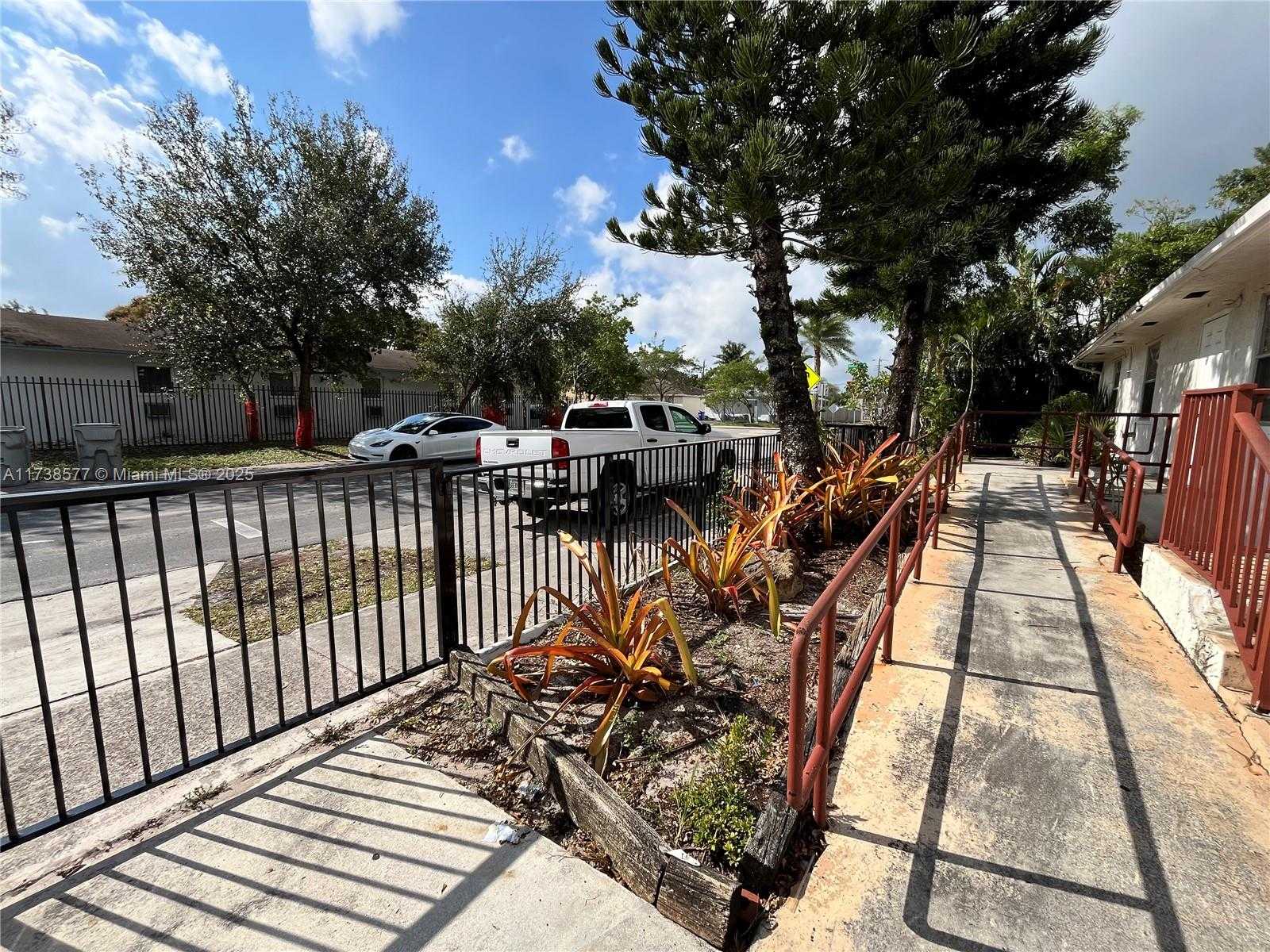 Small Image of 800 NORTH WEST 6TH AVE, Pompano Beach Number 3