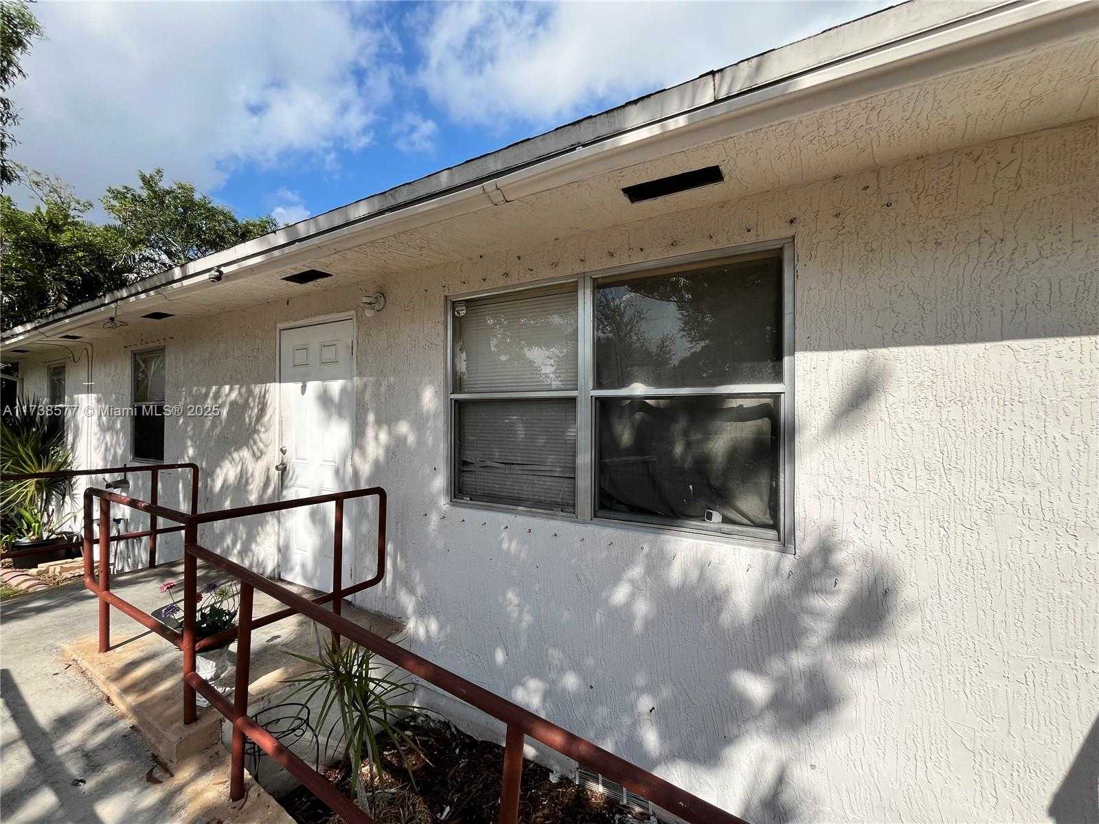 Small Image of 800 NORTH WEST 6TH AVE, Pompano Beach Number 8