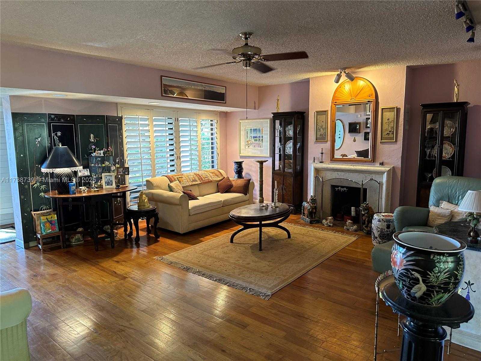Small Image of 419 BLUE RD, Coral Gables Number 4