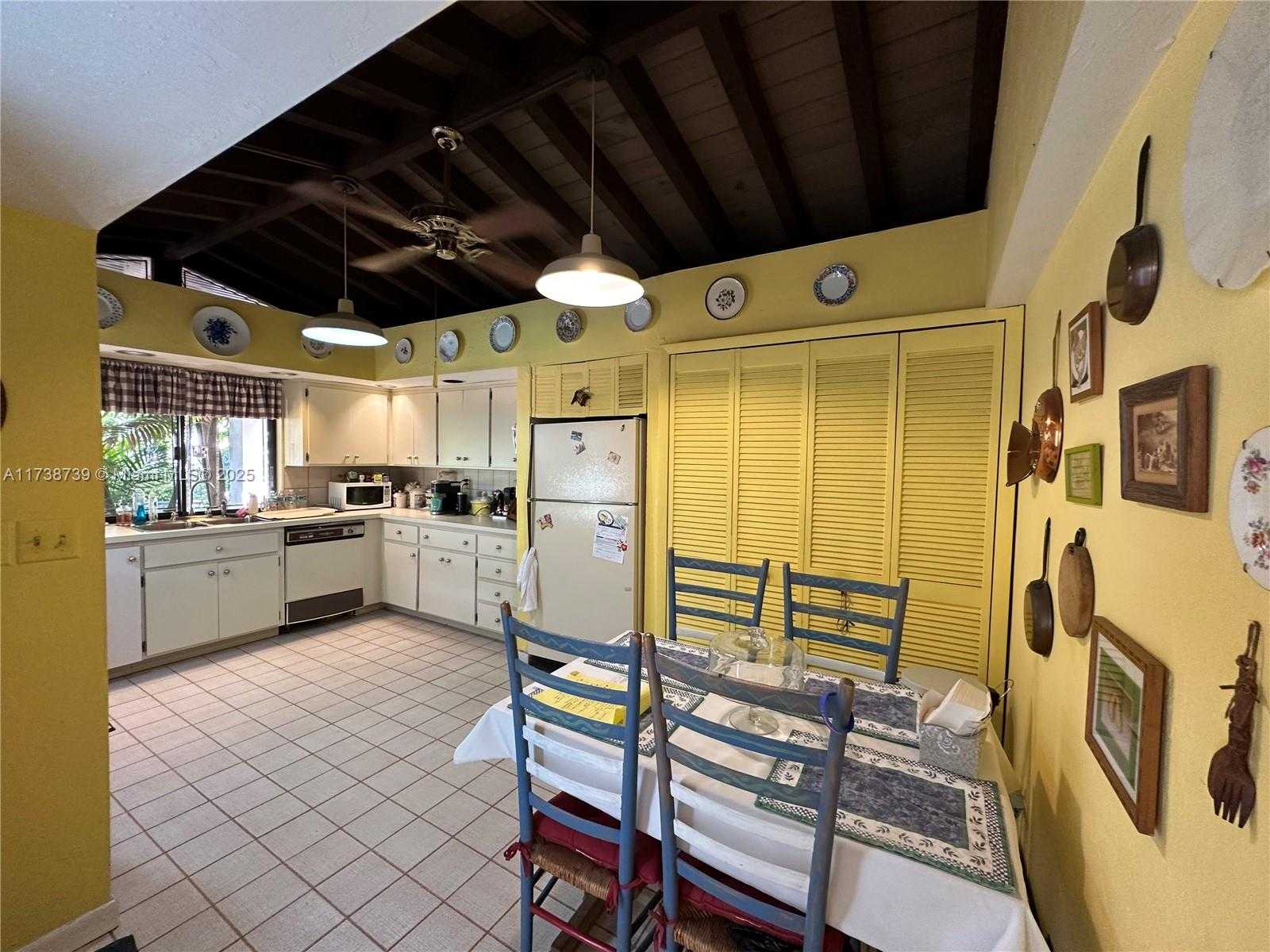Small Image of 419 BLUE RD, Coral Gables Number 8