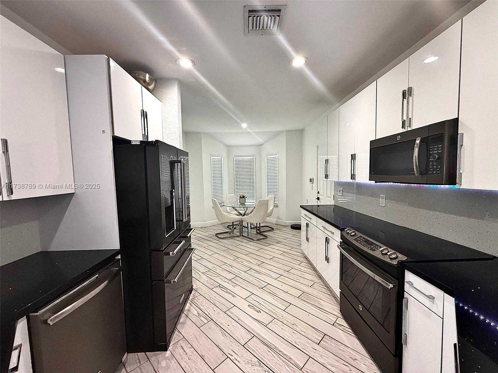 Small Image of 2602 AUGUSTA DR, Homestead Number 9