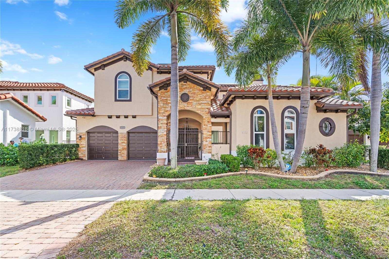 Small Image of 4102 ARTESA DR, Boynton Beach Number 2