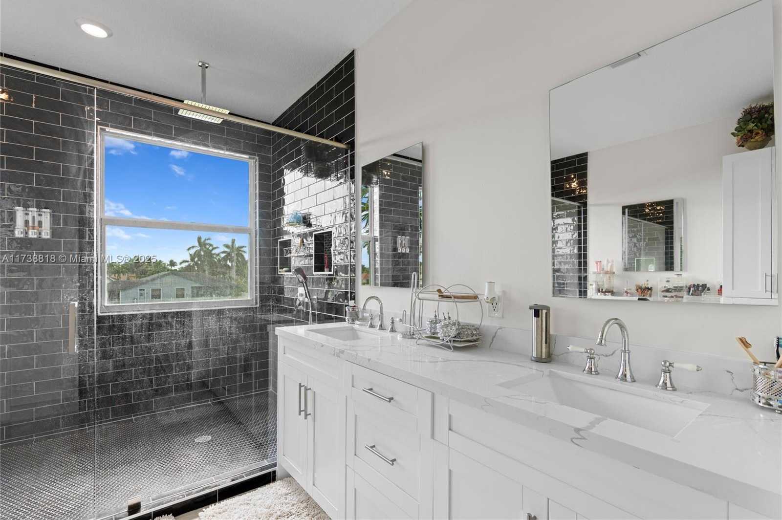 Small Image of 4102 ARTESA DR, Boynton Beach Number 27