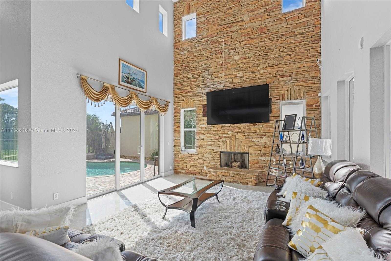 Small Image of 4102 ARTESA DR, Boynton Beach Number 5