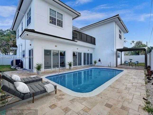 Small Image of 2319 NORTH EAST 35TH DR, Fort Lauderdale Number 2