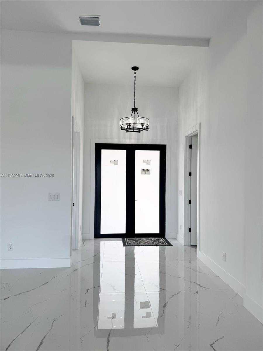 Small Image of 2515 NE 5TH PL, Cape Coral Number 12