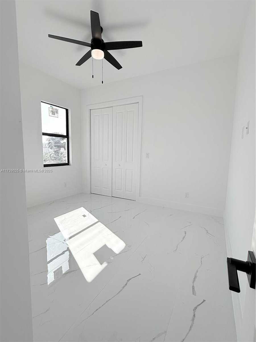 Small Image of 2515 NE 5TH PL, Cape Coral Number 14