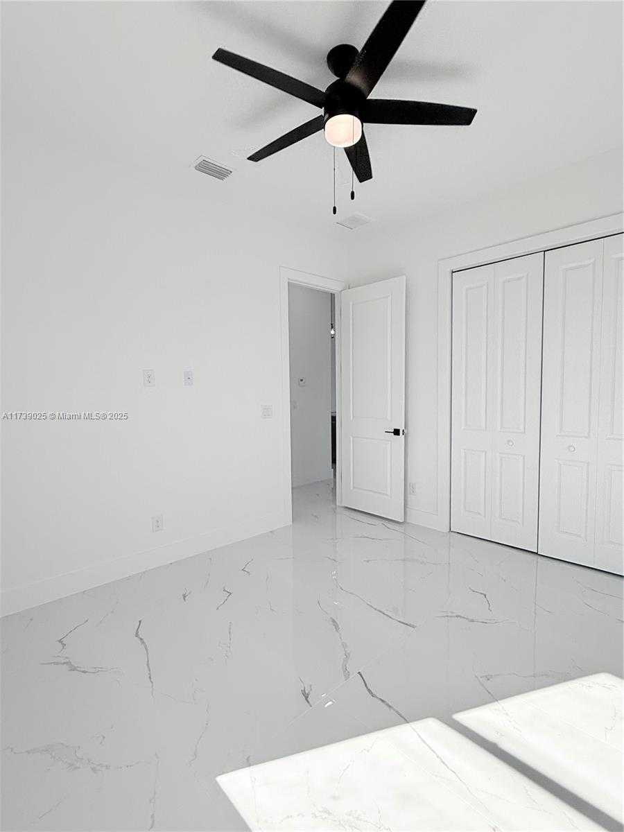 Small Image of 2515 NE 5TH PL, Cape Coral Number 15