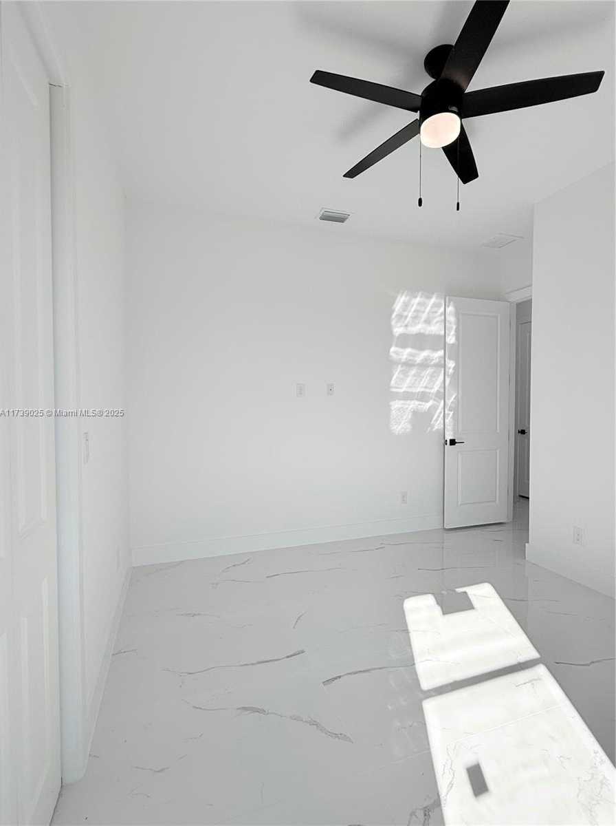 Small Image of 2515 NE 5TH PL, Cape Coral Number 16