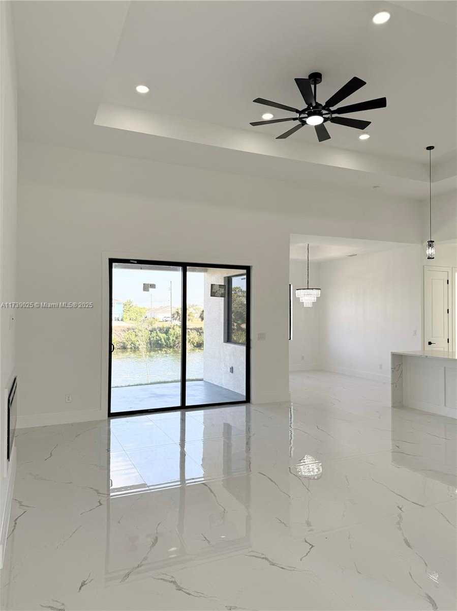 Small Image of 2515 NE 5TH PL, Cape Coral Number 2