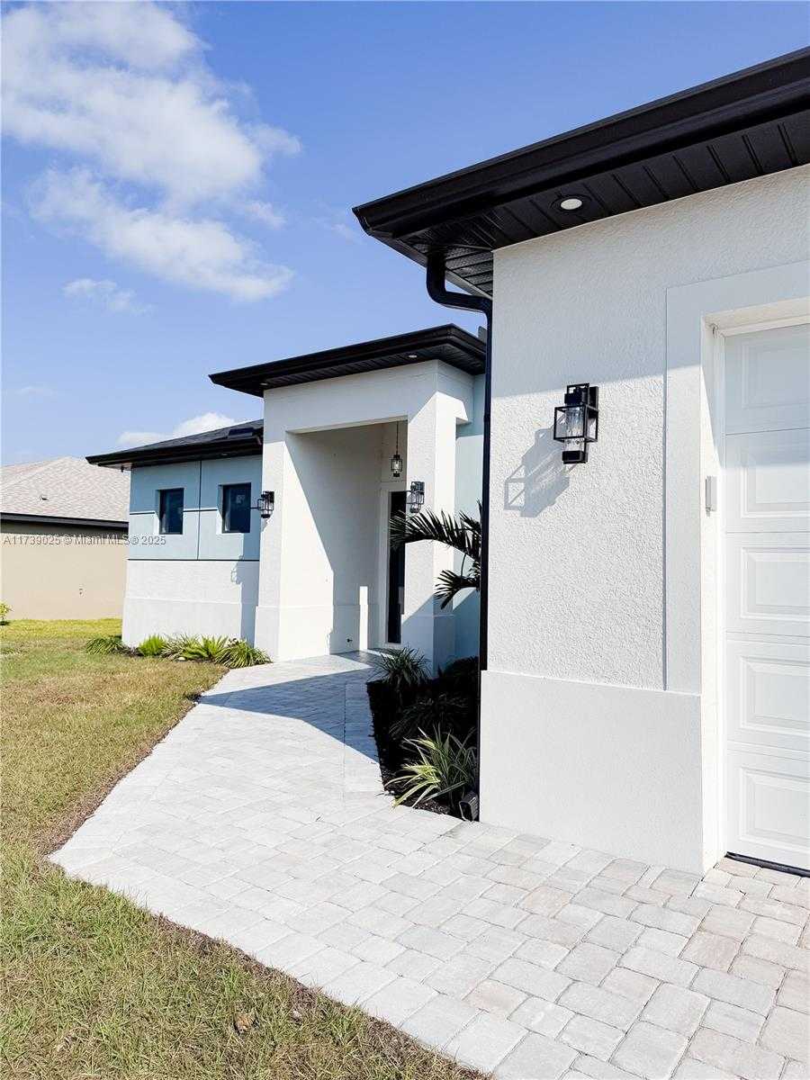 Small Image of 2515 NE 5TH PL, Cape Coral Number 27
