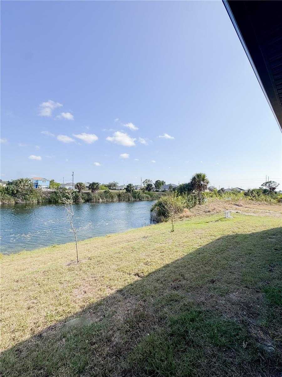 Small Image of 2515 NE 5TH PL, Cape Coral Number 31