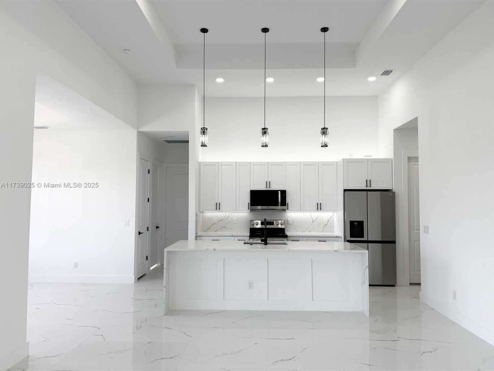 Small Image of 2515 NE 5TH PL, Cape Coral Number 4