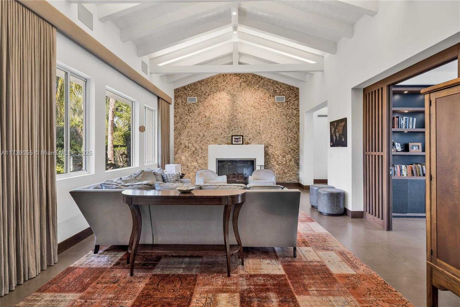 Small Image of 5763 NORTH BAY RD, Miami Beach Number 10