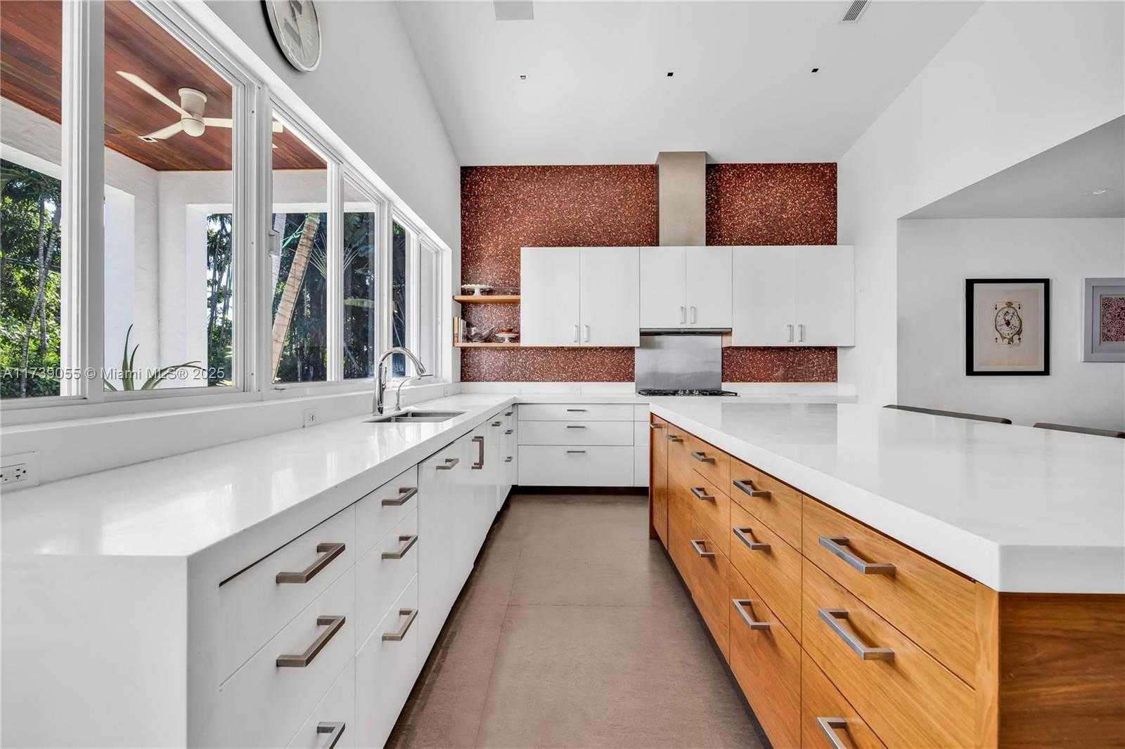 Small Image of 5763 NORTH BAY RD, Miami Beach Number 13