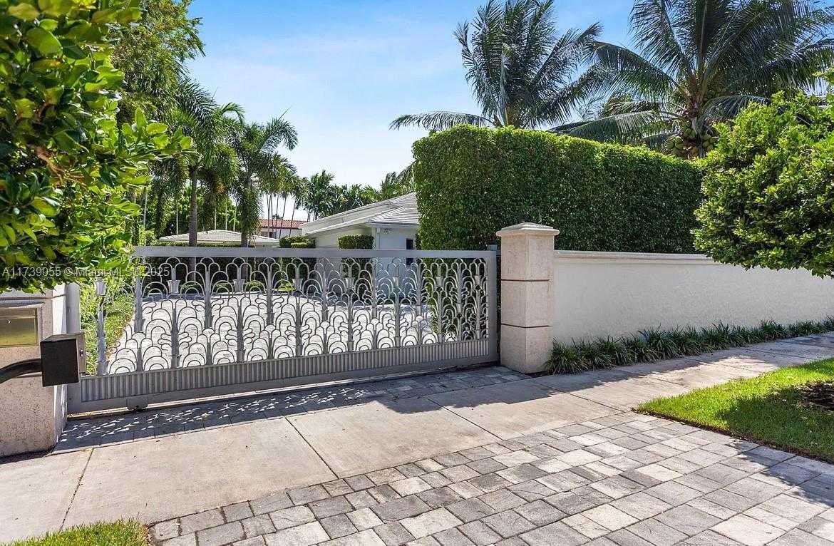 Small Image of 5763 NORTH BAY RD, Miami Beach Number 3