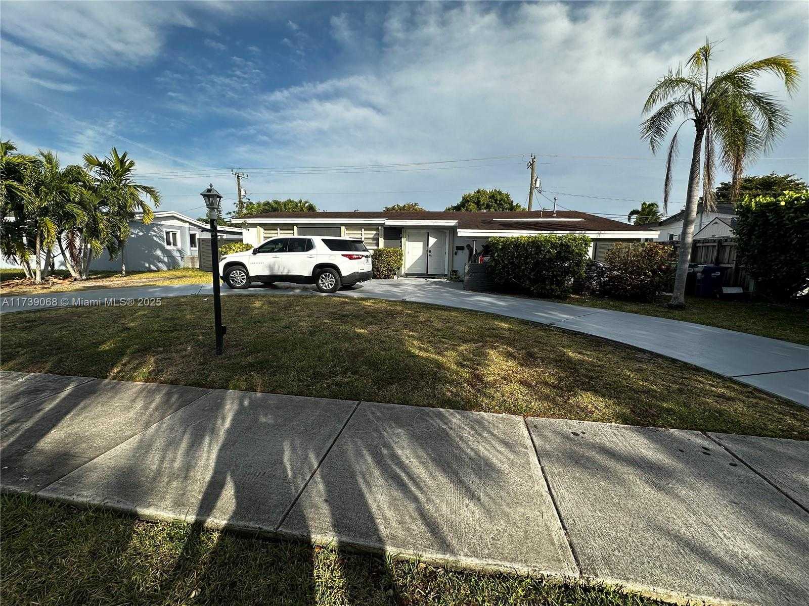 Small Image of 9460, Cutler Bay Number 11