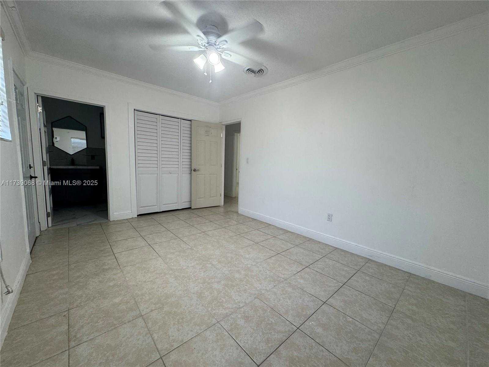 Small Image of 9460, Cutler Bay Number 15