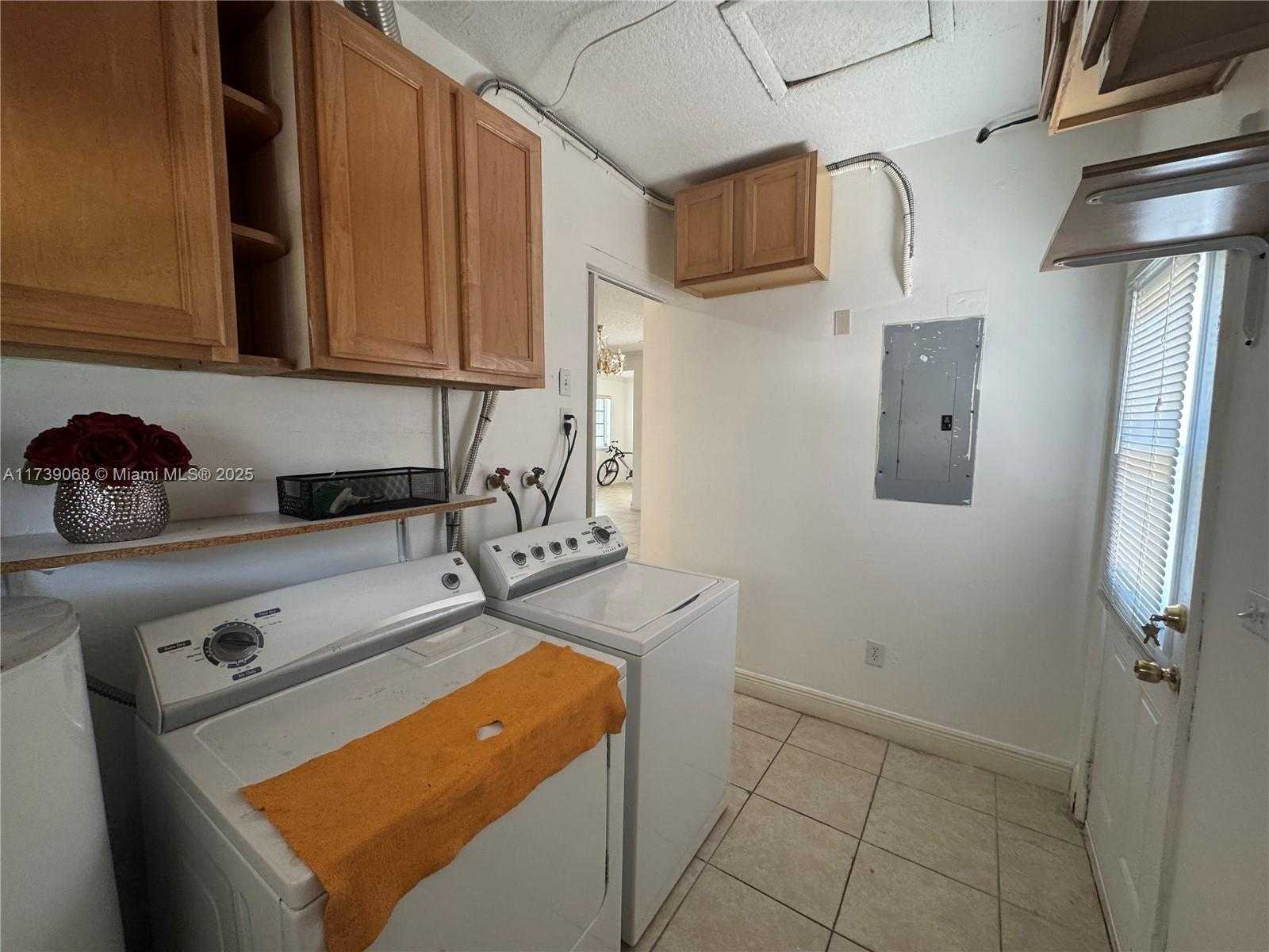 Small Image of 9460, Cutler Bay Number 19