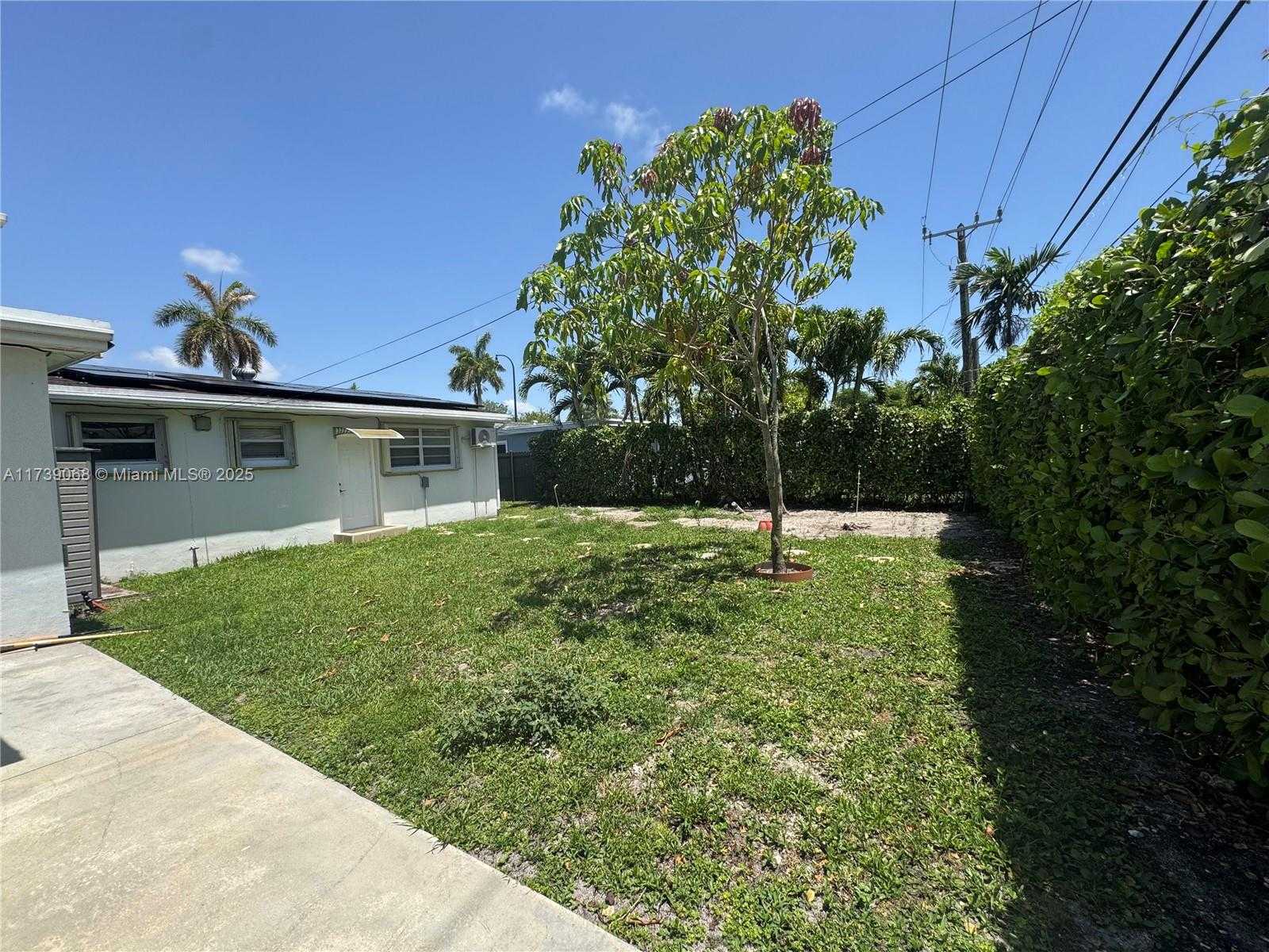 Small Image of 9460, Cutler Bay Number 23
