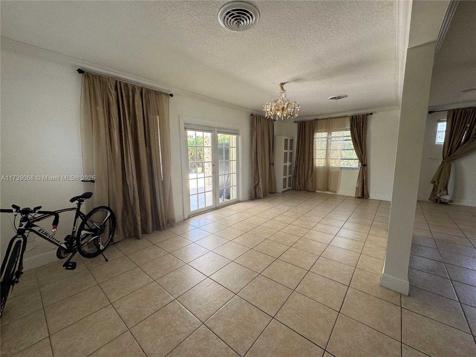 Small Image of 9460, Cutler Bay Number 4