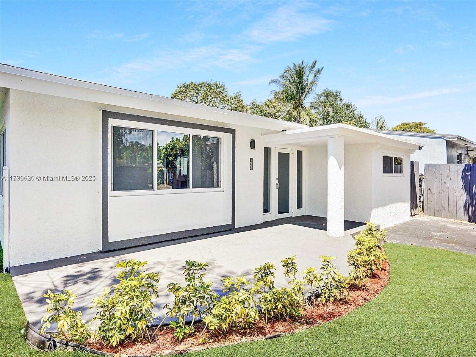 Small Image of 1609 NORTH WEST 7TH TER, Fort Lauderdale Number 6
