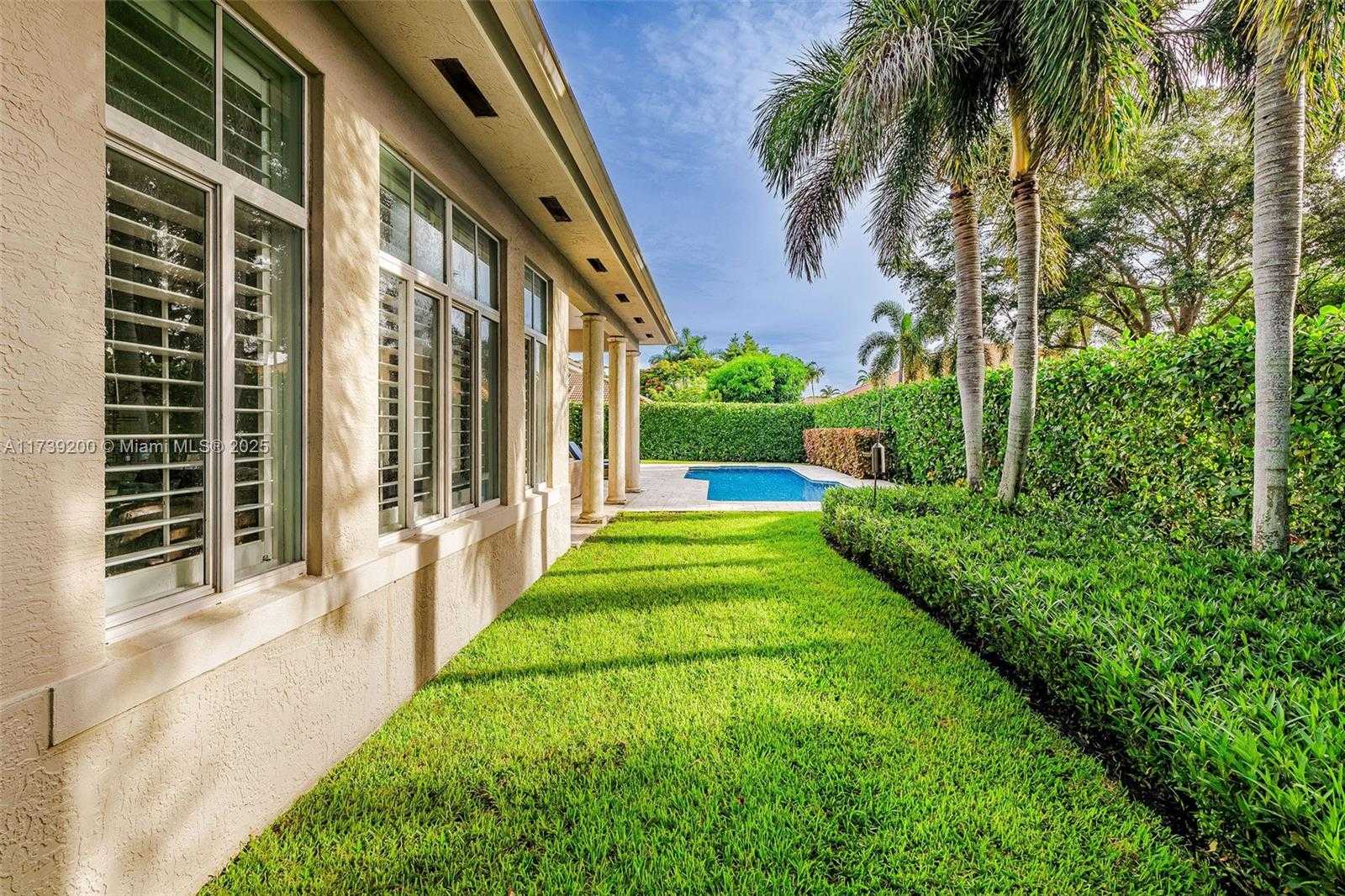 Small Image of 16721 SOUTH WEST 86TH CT, Palmetto Bay Number 25