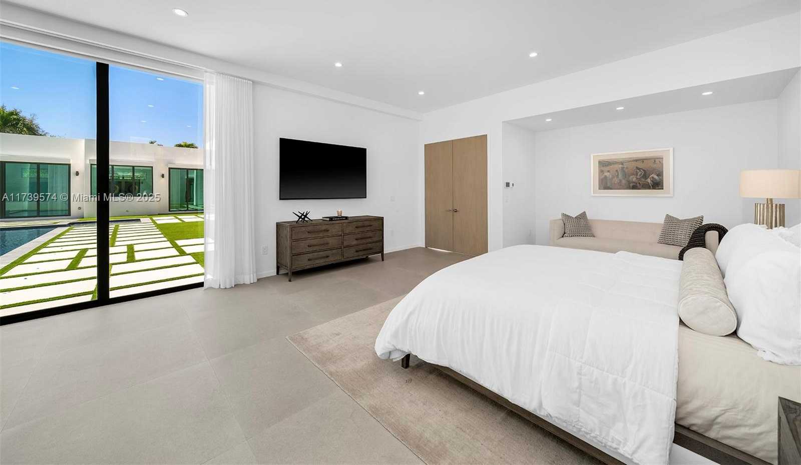Small Image of 6830 SOUTH WEST 104TH ST, Pinecrest Number 16