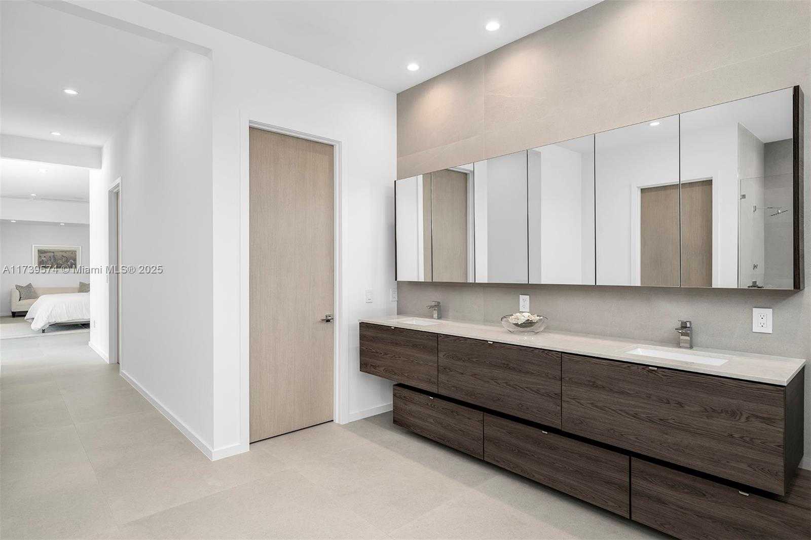 Small Image of 6830 SOUTH WEST 104TH ST, Pinecrest Number 19