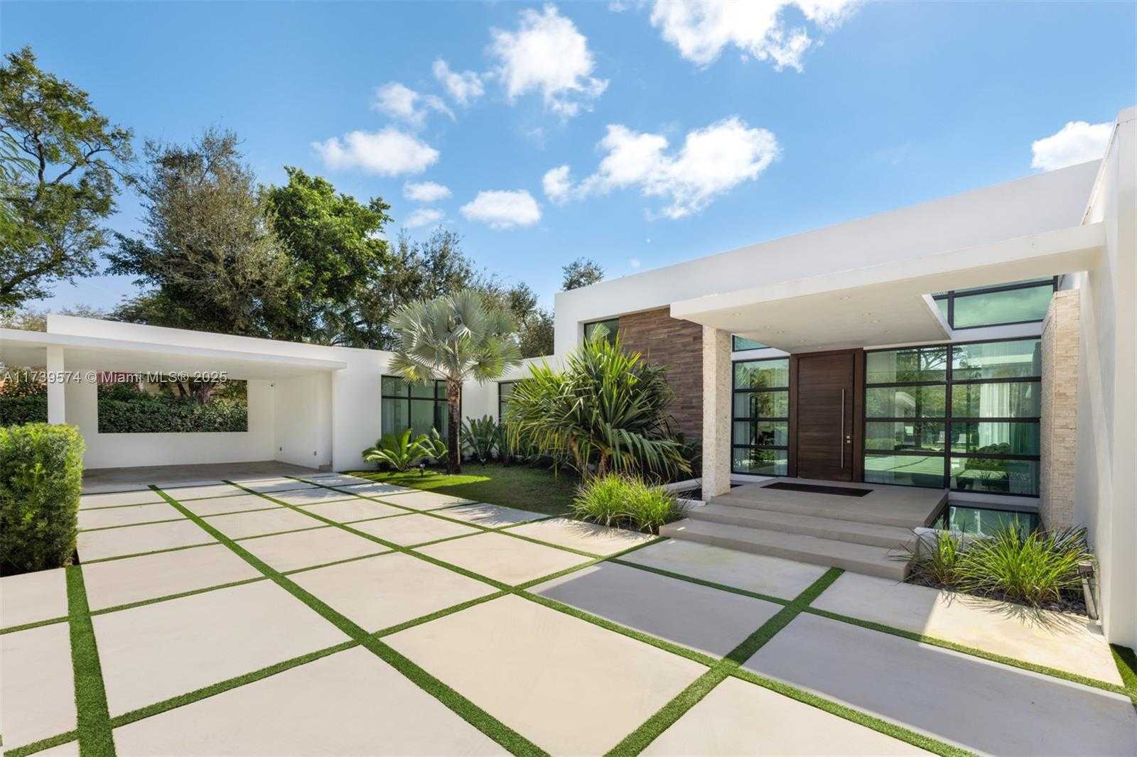 Small Image of 6830 SOUTH WEST 104TH ST, Pinecrest Number 2