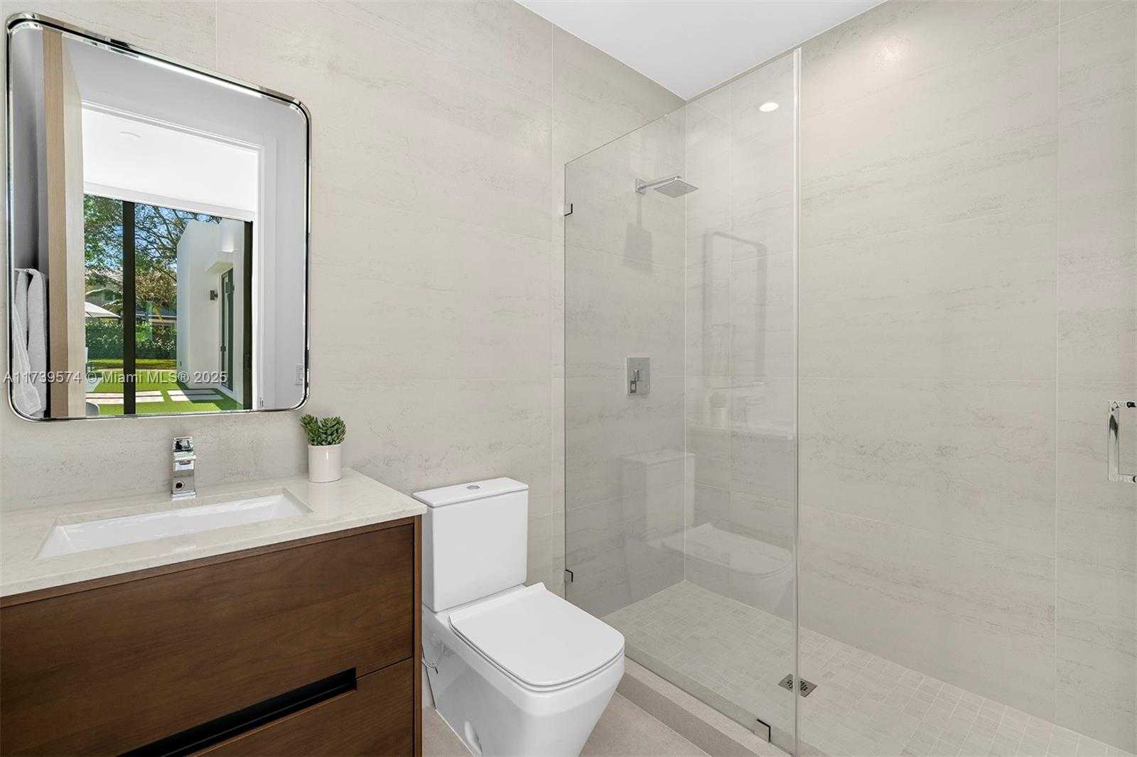 Small Image of 6830 SOUTH WEST 104TH ST, Pinecrest Number 26