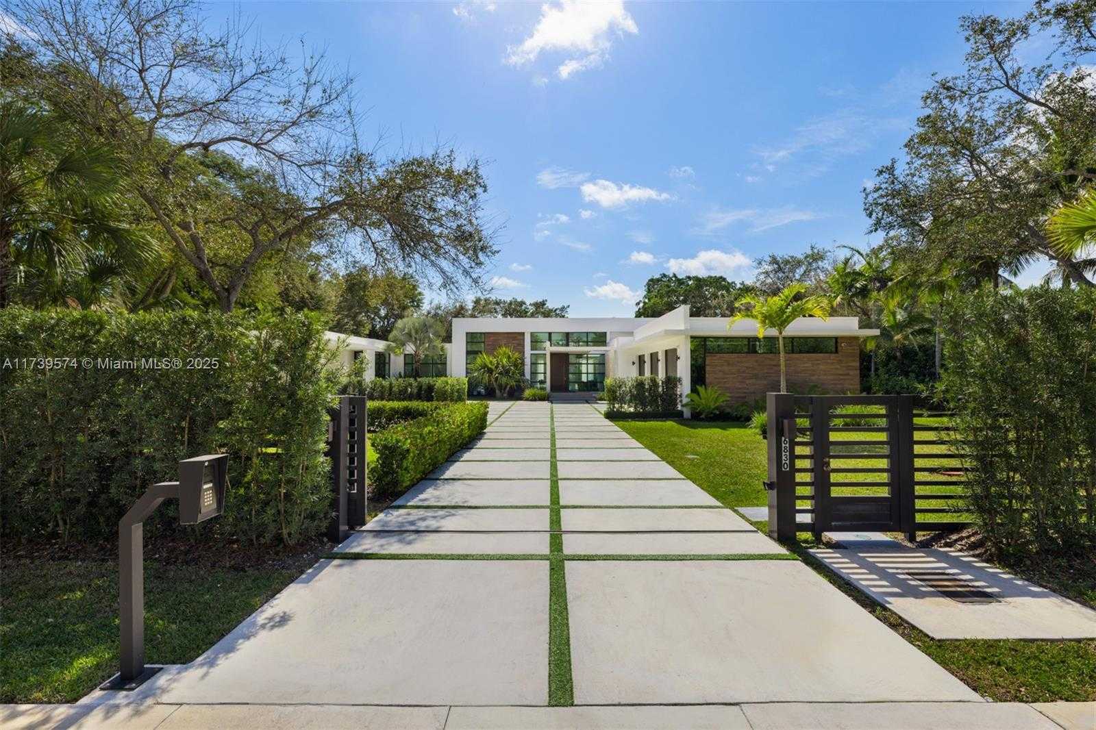 Small Image of 6830 SOUTH WEST 104TH ST, Pinecrest Number 45