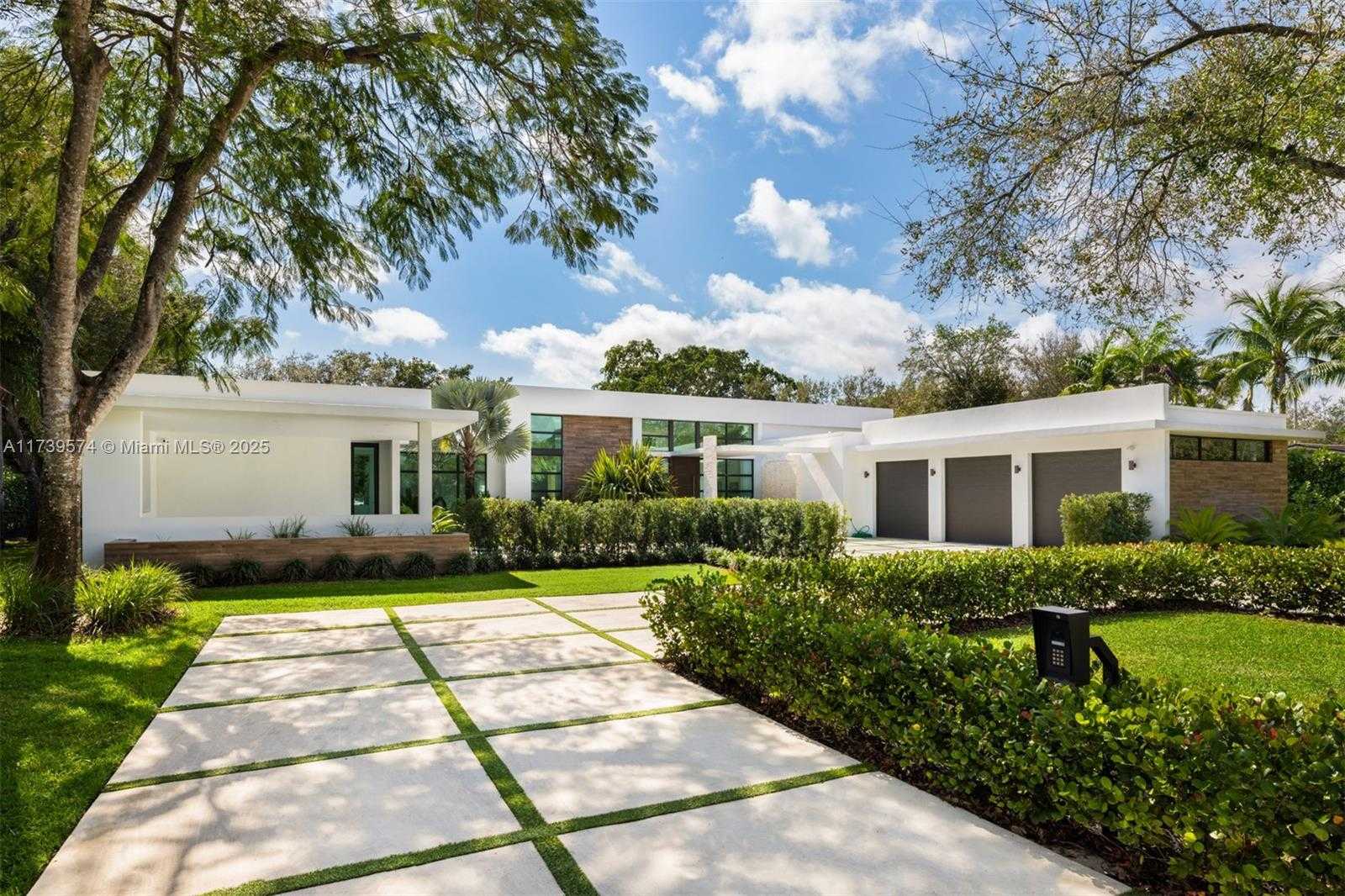 Small Image of 6830 SOUTH WEST 104TH ST, Pinecrest Number 46