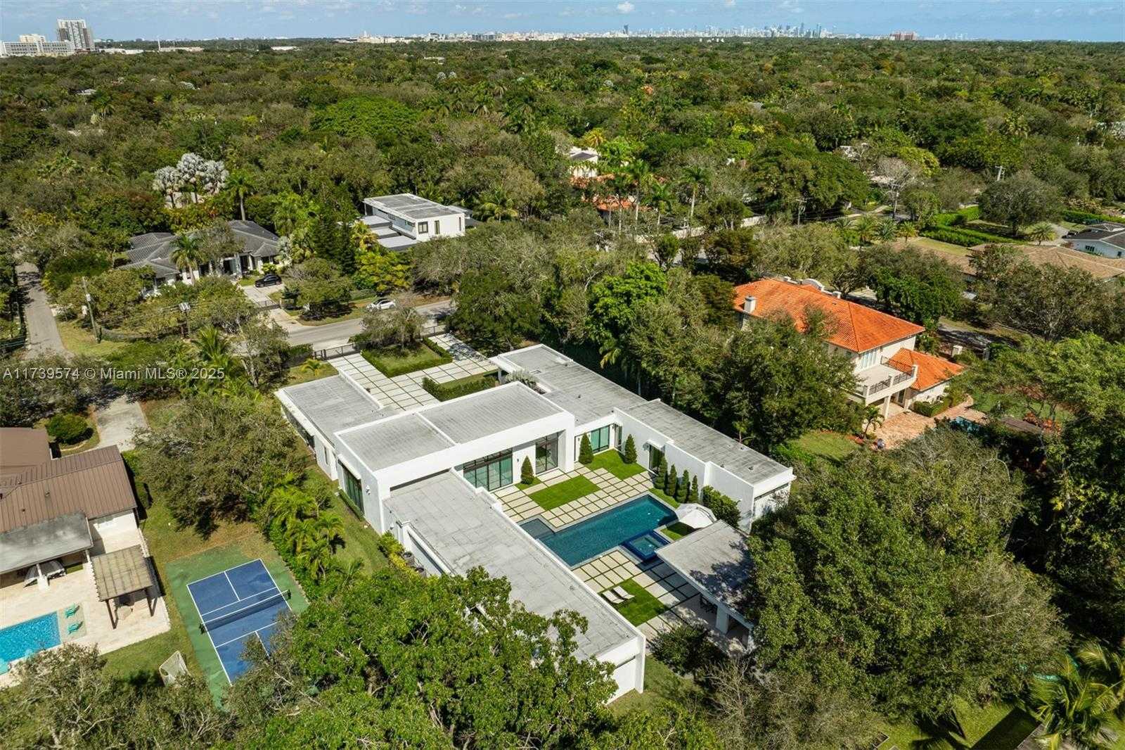 Small Image of 6830 SOUTH WEST 104TH ST, Pinecrest Number 49