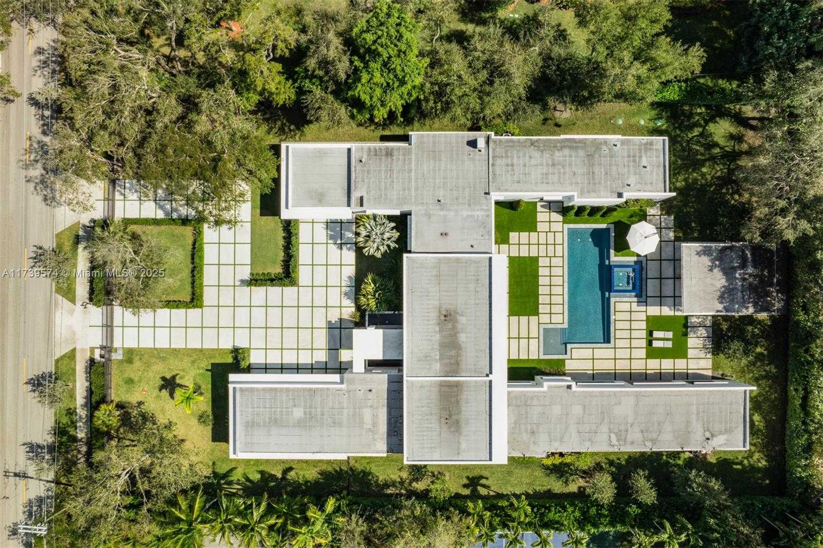 Small Image of 6830 SOUTH WEST 104TH ST, Pinecrest Number 60