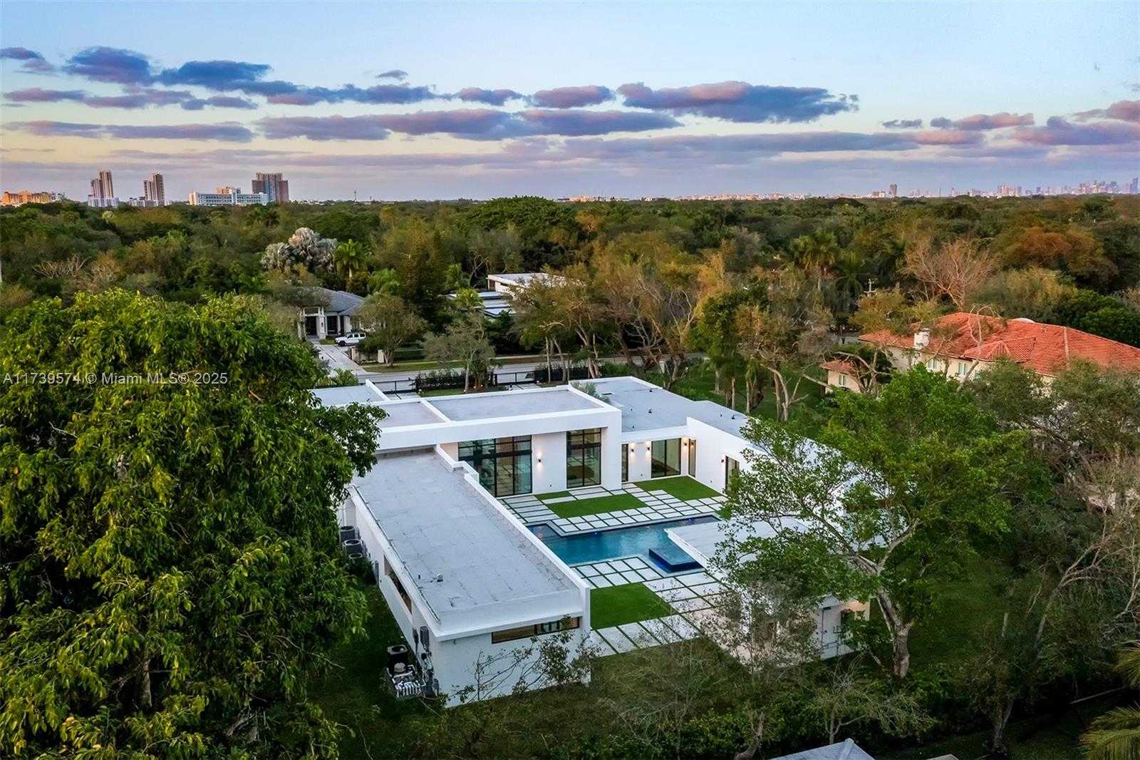 Small Image of 6830 SOUTH WEST 104TH ST, Pinecrest Number 68