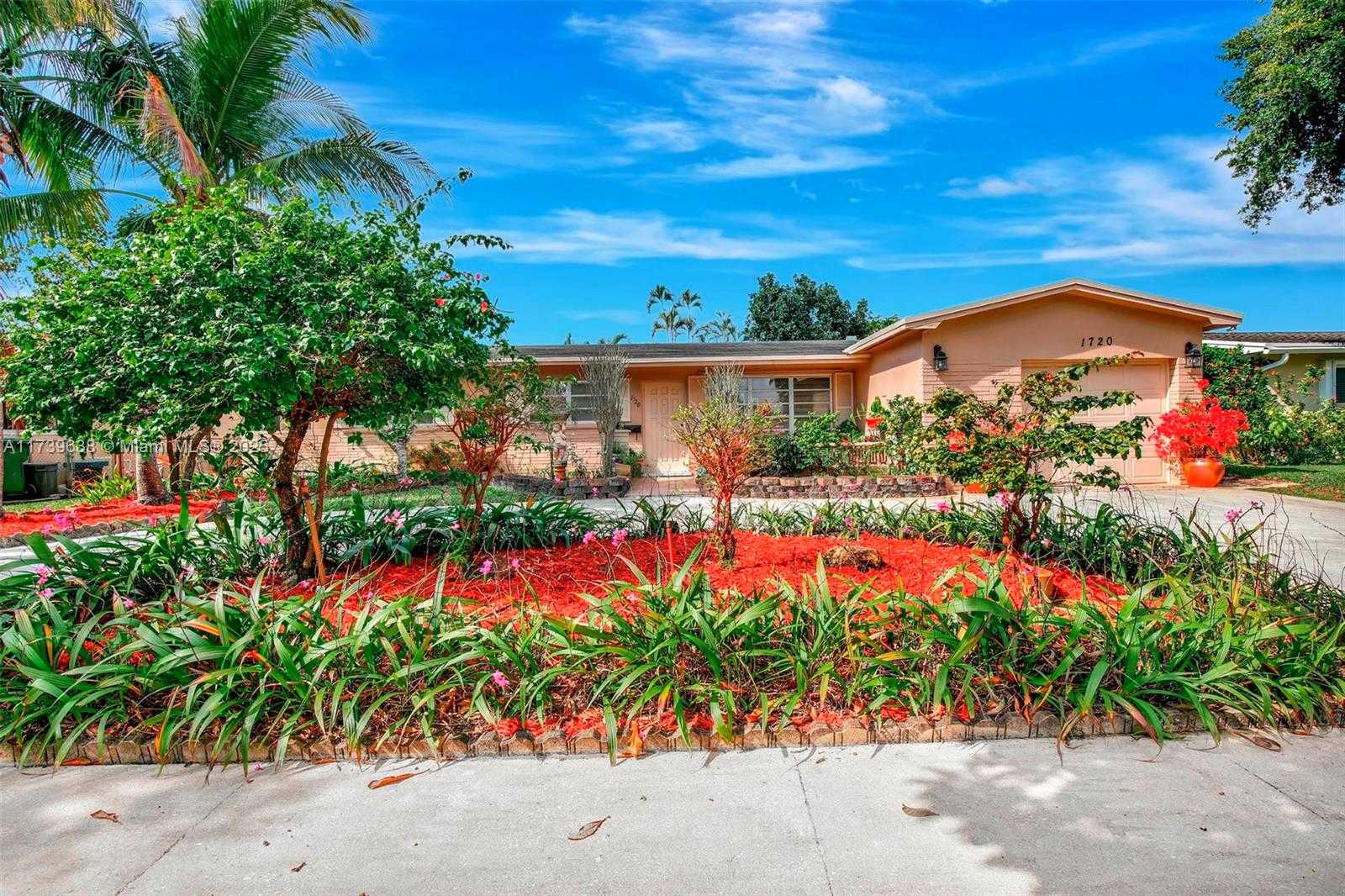 Small Image of 1720 NORTH WEST 85TH WAY, Pembroke Pines Number 2