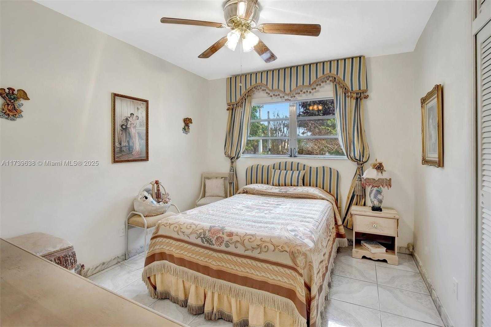 Small Image of 1720 NORTH WEST 85TH WAY, Pembroke Pines Number 24