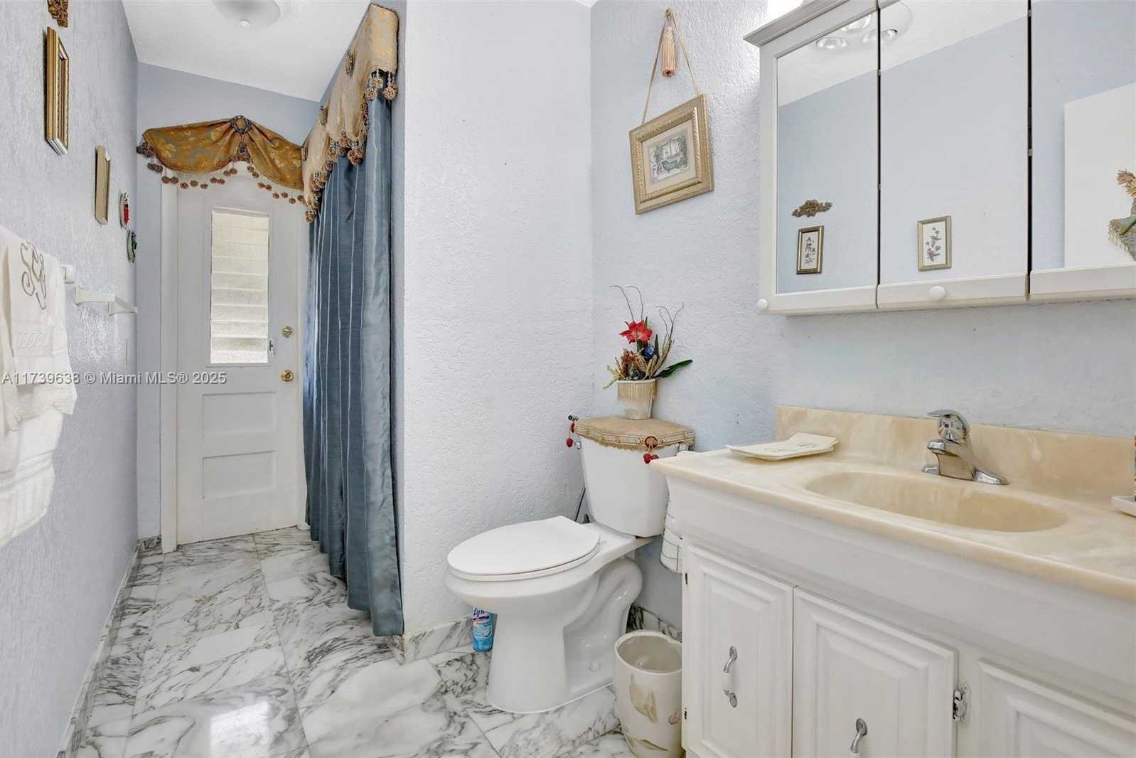 Small Image of 1720 NORTH WEST 85TH WAY, Pembroke Pines Number 27