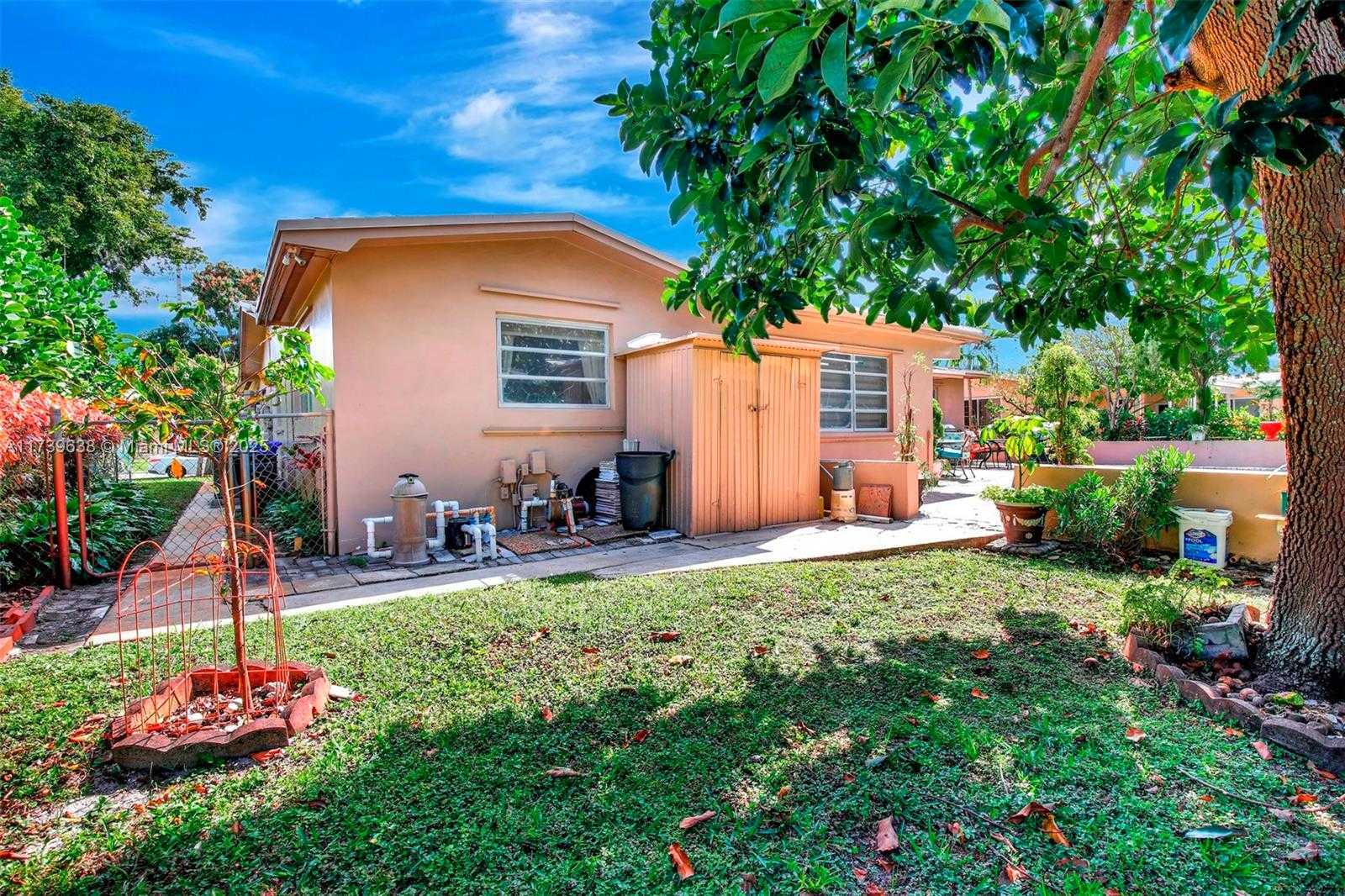 Small Image of 1720 NORTH WEST 85TH WAY, Pembroke Pines Number 45