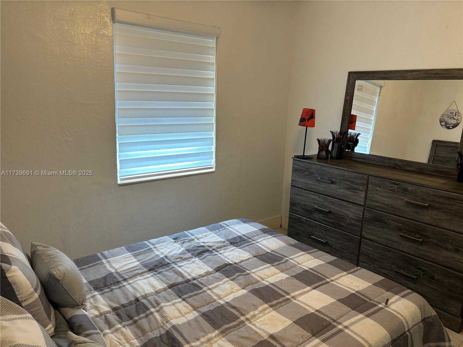 Small Image of 1332 SOUTH WEST 22ND AVE, Fort Lauderdale Number 6