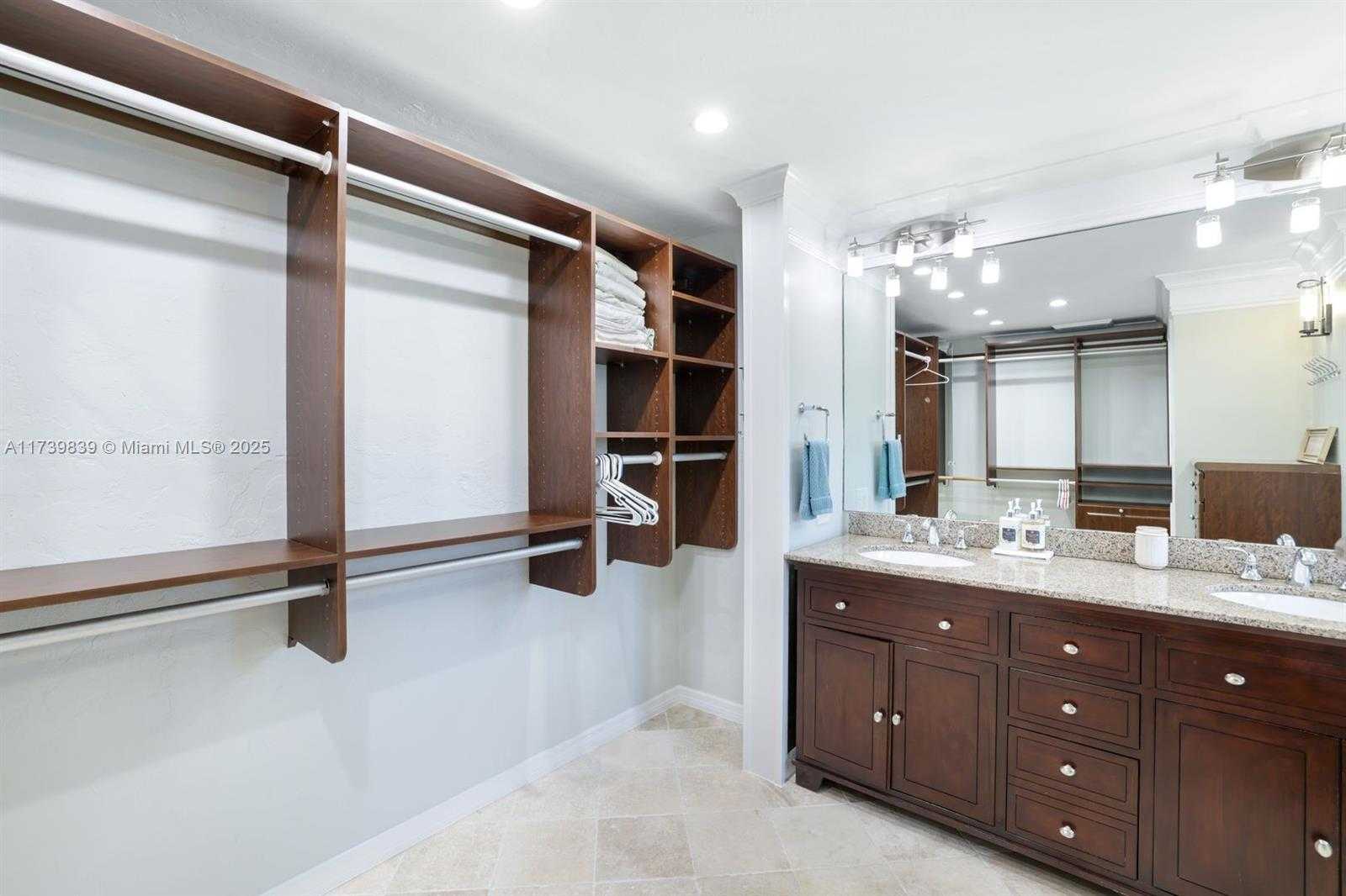 Small Image of 418 TARPON CT, Marco Island Number 27