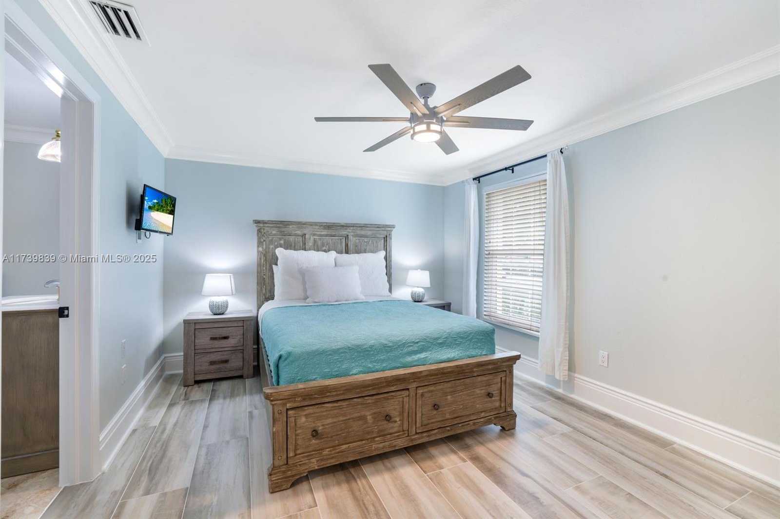 Small Image of 418 TARPON CT, Marco Island Number 33