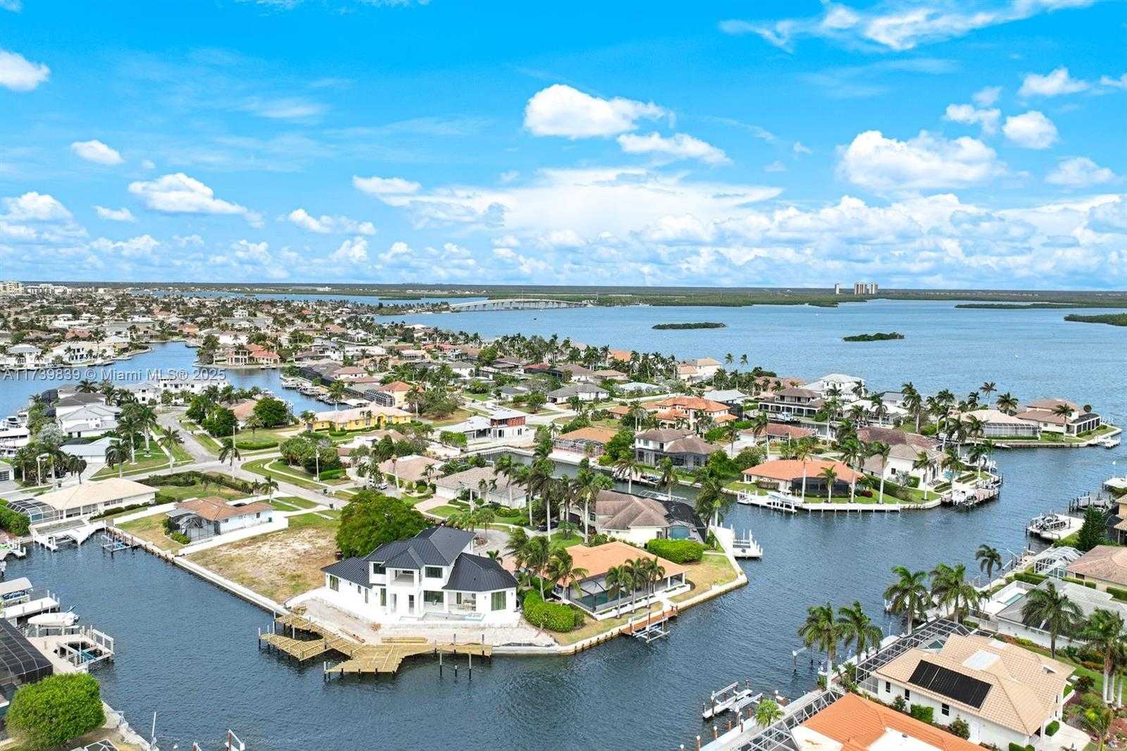 Small Image of 418 TARPON CT, Marco Island Number 46